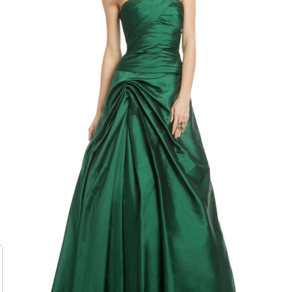 Beautiful Emerald Green Gown.
